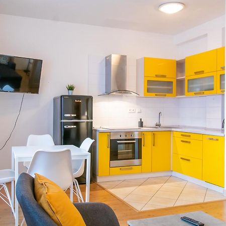 Yellow Apartment 오스트라바 외부 사진
